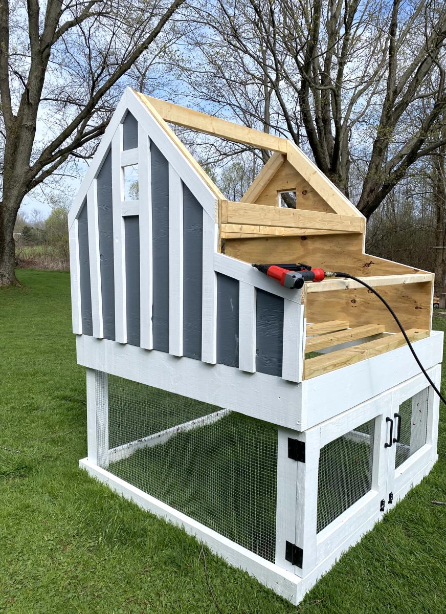 Chicken Coop with Builtin Planter Ana White